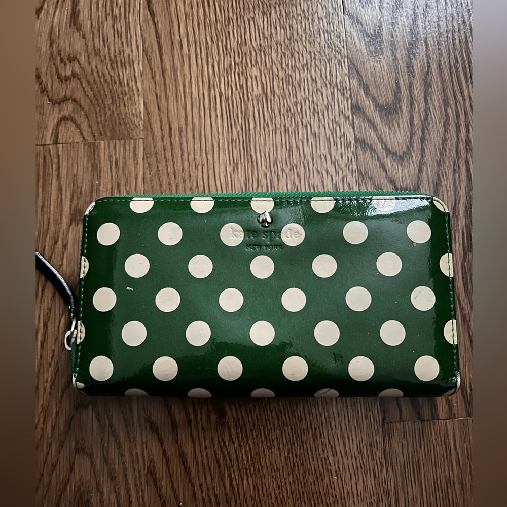 COPY - Kate Spade Zip round wallet green polka dots